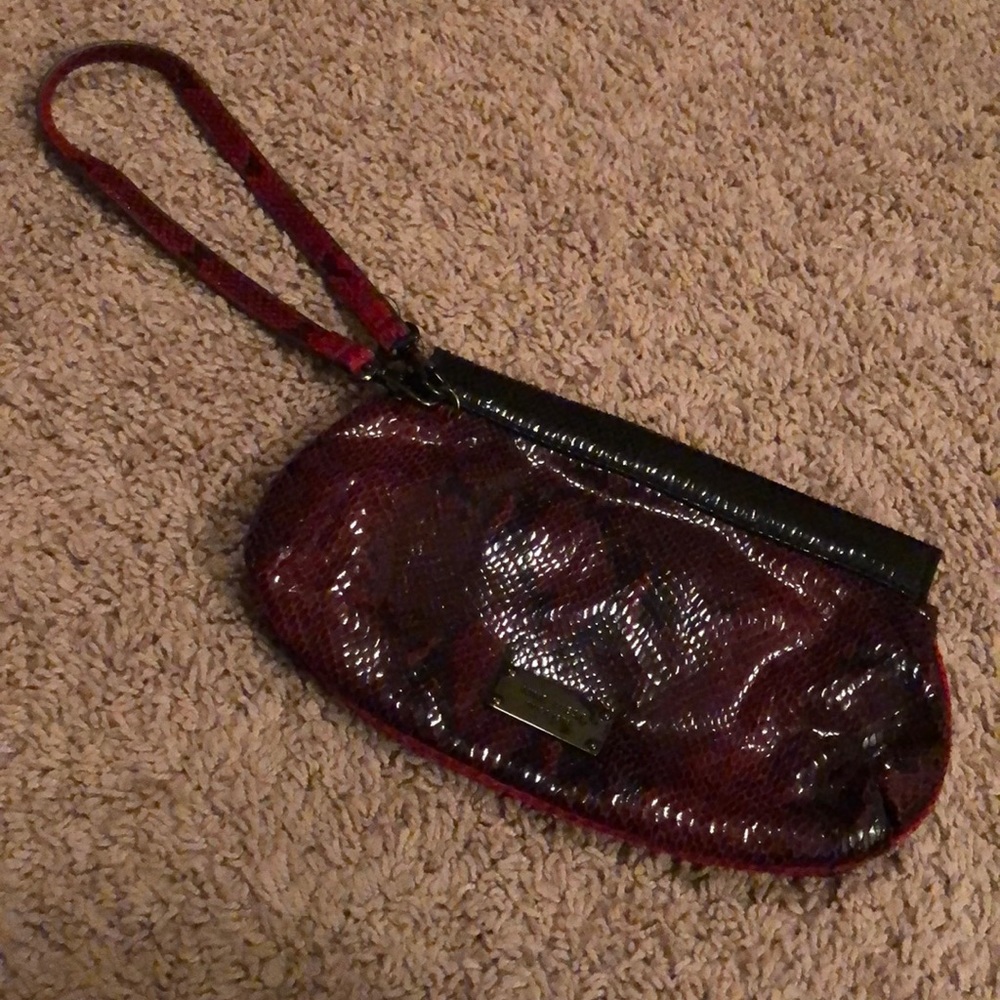 Snake skin clutch
